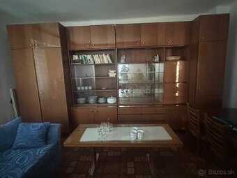 Retro obývacia stena