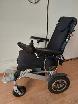 Elektrický invalidný vozík skladací