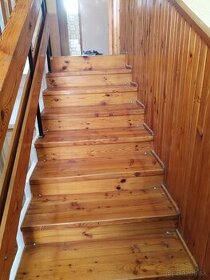 Drevený obklad schodov - 1