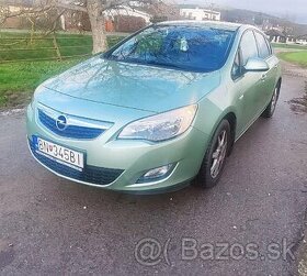 Opel Astra J 1.4 benzín
