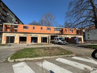 Predaj 3i, 4i, Garáže