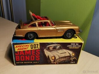 Corgi toys Aston Martin DB4 James Bond