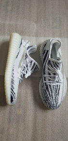 ADIDAS YEEZE ZEBRA