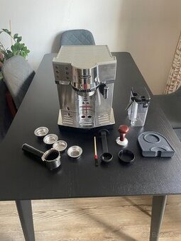 Pákový kávovar Delonghi EC850.M