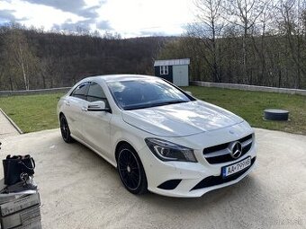 Mercedes-Benz CLA 180