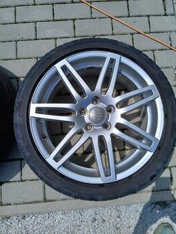 Audi Elektróny R18 5x122