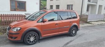 Volkswagen Touran 2.0 TDI, 125 kW, rok výroby 2008