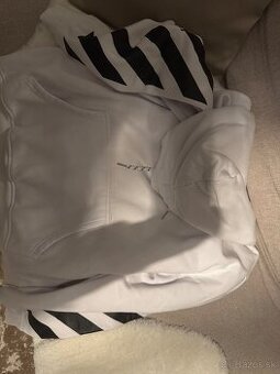 OFF WHITE