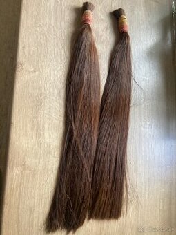 Predám ľudské vlasy medena farba 199g 52 cm