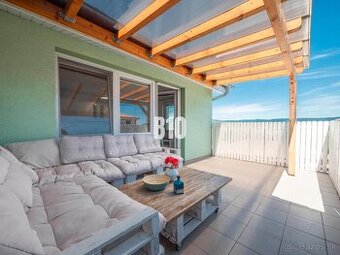 REZERVOVANÉ - VÝHĽAD NA KARPATY V 3IZBOVOM BYTE V SLOVENSKOM - 1