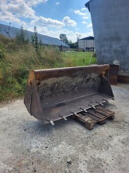 Predna lyzica Cat 432E