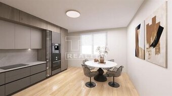 Rezervovane - Zachovalý vidiecky dom s veľkým pozemkom a...