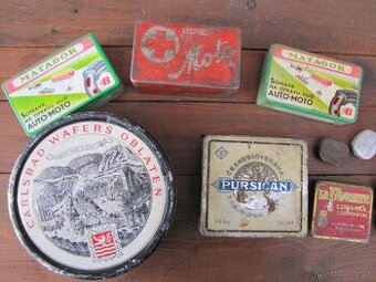 Staré plechové krabičky