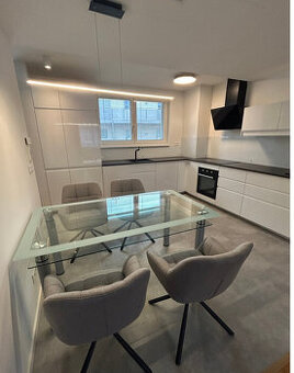 VOĽNÝIba u nás 2i BEZRUČOVA RESIDENCE,balkón,loggia,garáž.