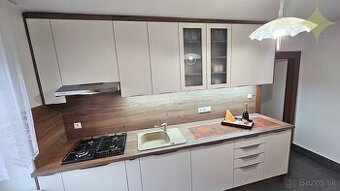 PREDAJ – štýlový 2-izbový byt po rekonštrukcii v tehlovej by - 1