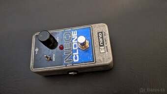 Efekt Electro Harmonix NEO clone