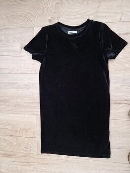 Šaty zamatové čierne 146 Sinsay