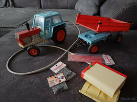 Predám starú hračku traktor Zetor 8011 s vlečkou