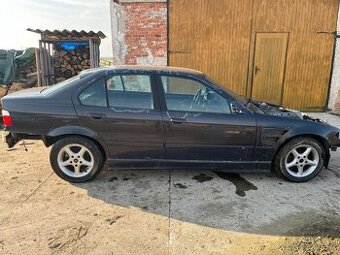 E36