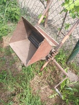 Lis a mlynček na hrozno