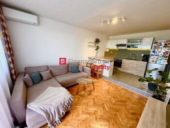 Ponúkame Vám na predaj zrekonštruovaný 2i byt s pivnicou Moz