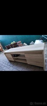 Skrinka pod TV