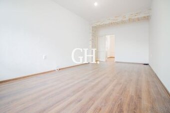 REZERVOVANÉ IDEÁLNY 2-IZBOVÝ BYT – LOGGIA , DVE PIVNICE A PE