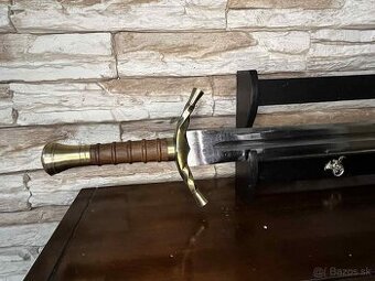 Meč so zlato-hnedou rukoväťou č.22