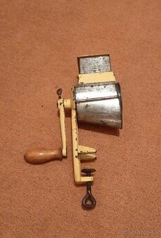 Predám staré mlynčeky