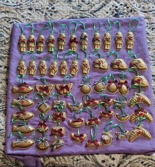 vianočné ozdoby kus 1,20€ - 1