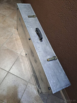 Kufor na klávesy,CASE