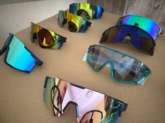 V polarizačné, transparentné, slnečné okuliare