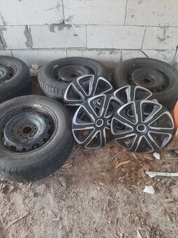 Predam  zimne pneumatiky s diskami  5x114,3. R 16