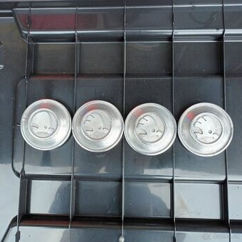 Predám PUKLICKY stredové krytky na otviraky Skoda SKODA 110R