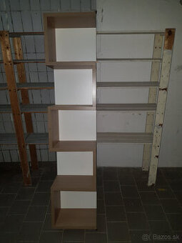 Predám Skrinku na Šanóny/Knihy.