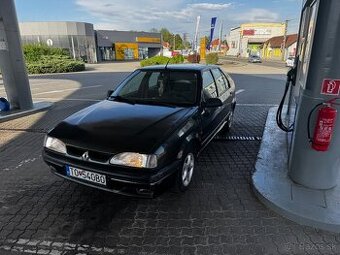 Renault R19