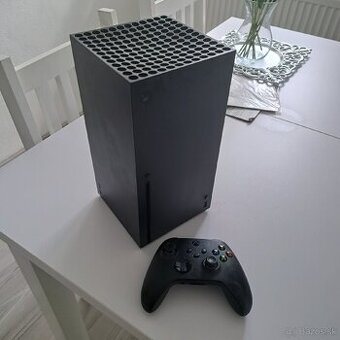 🎮 Xbox Series X – TOP stav + 2 hry 🎮