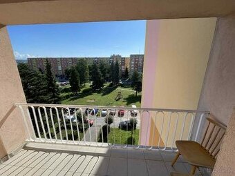 🏡 Priestranný 2-izbový byt na prenájom – Lipová 18, sídlisk