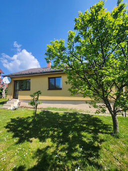 TOP PONUKA A CENA - novší bungalov v tichej ulici