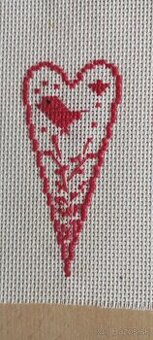 Vyšívane obrázky (ručná výroba, srdce so vtáčikom)