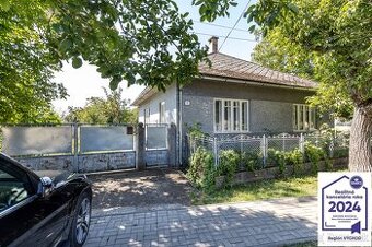 REZERVOVANÝ Rodinný dom v srdci obce Dvorníky - Včeláre