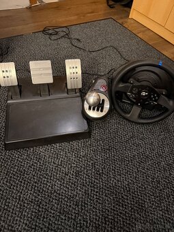 Predám Thrustmaster T300 + TH8A Shifter – výborný stav