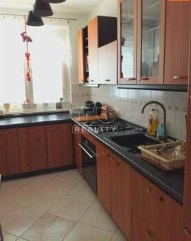 Predaj 3-izbového čiastočne zrekonštruovaného bytu na...