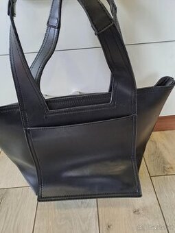 dámska väčšia kabelka