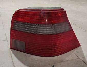 Zadné svetlo VW golf 4 pravé