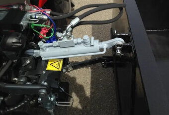 Hydraulický tretí bod včetně hadic+rychlospojek 410-570 mm