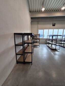 Kovový regál/regále