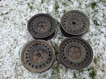 Predám 4 ks 16-ky plechové disky, rozteč 5x114,3