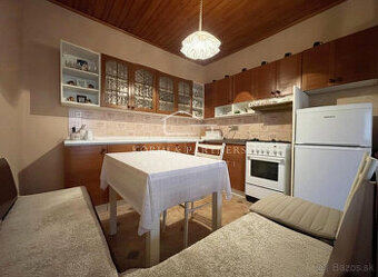 Dvojgeneračný dom s 2 bytmi a veľkým pozemkom, Marcelová