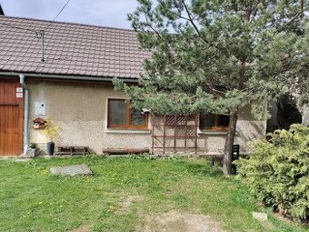 Dobrá Niva – rodinný dom,  záhrada, terasa, altánky, 515 m2
